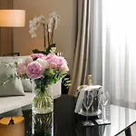 Mandarin Oriental, Hotel