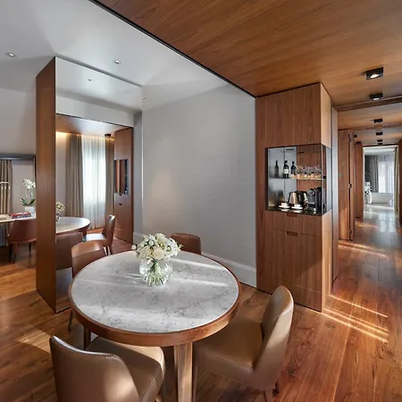 Mandarin Oriental, Otel