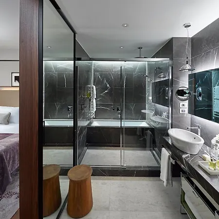 Mandarin Oriental, Otel
