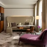 Mandarin Oriental, Hotel