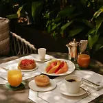 Mandarin Oriental, 호텔