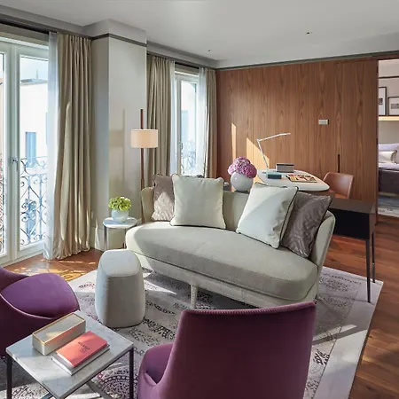 Mandarin Oriental, Hotel