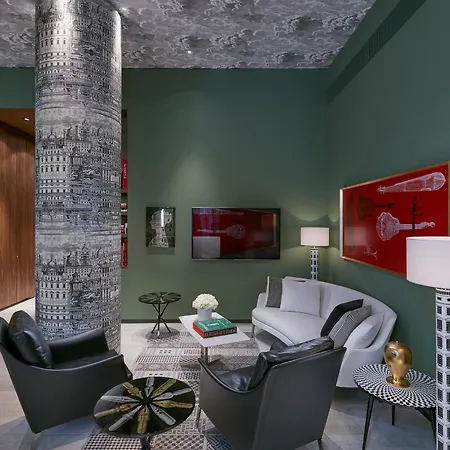 Mandarin Oriental, Hotel